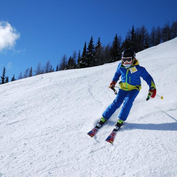 Sur les pistes de ski, attention au coup de soleil